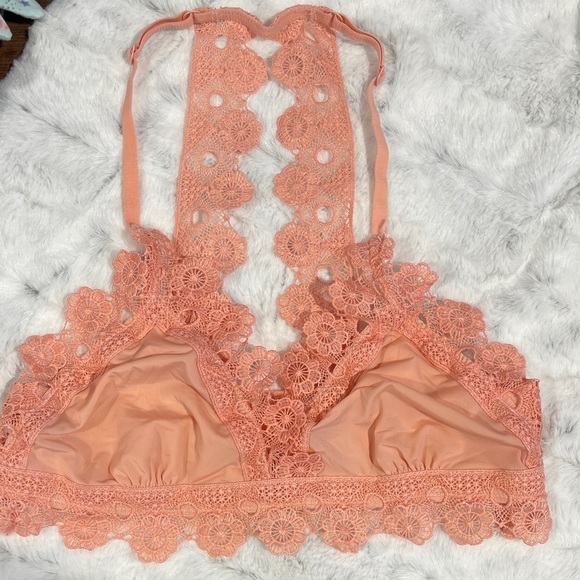 No boundaries Lace Bralette in Peach medium - Picture 1 of 5